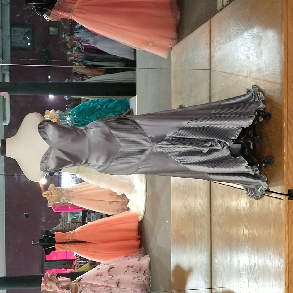 Anna Scott formal dress